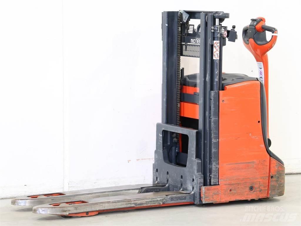 Linde D08/1160 行走控制式堆積機