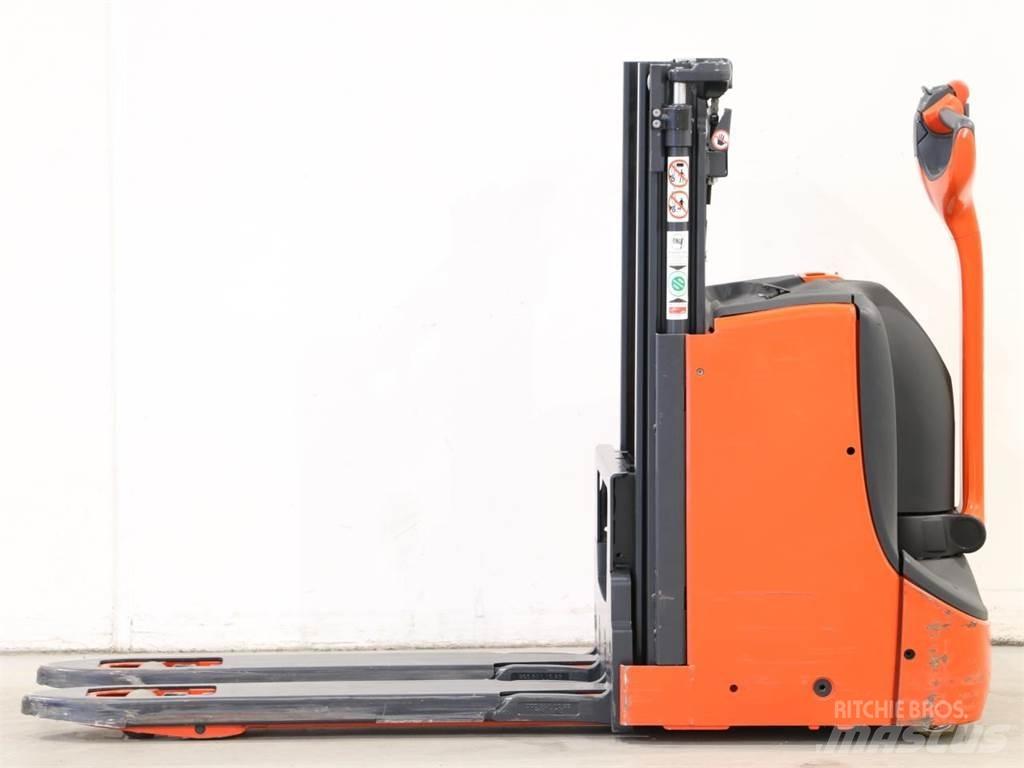Linde D08/1160 行走控制式堆積機