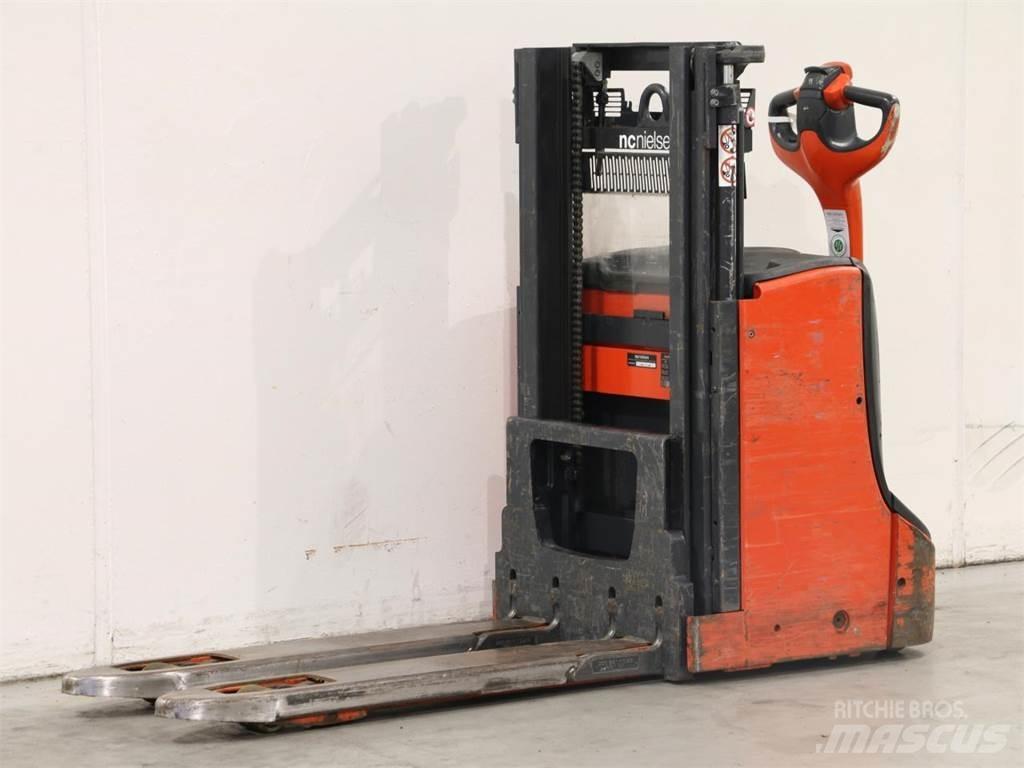 Linde D08/1160 行走控制式堆積機