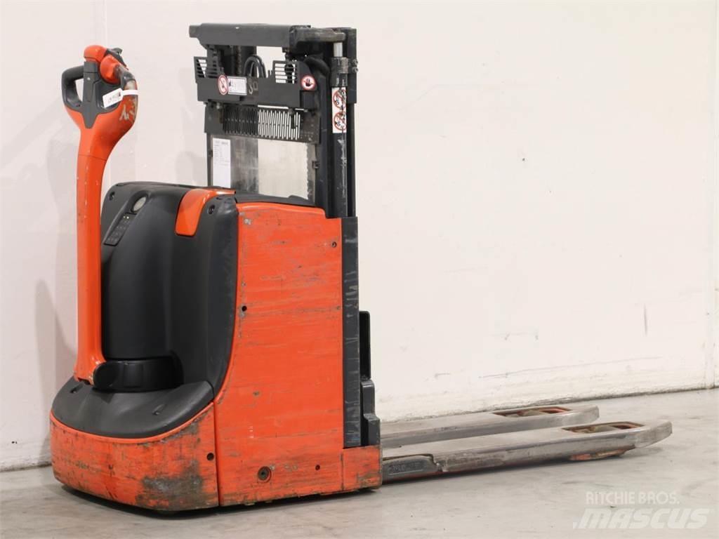 Linde D08/1160 行走控制式堆積機