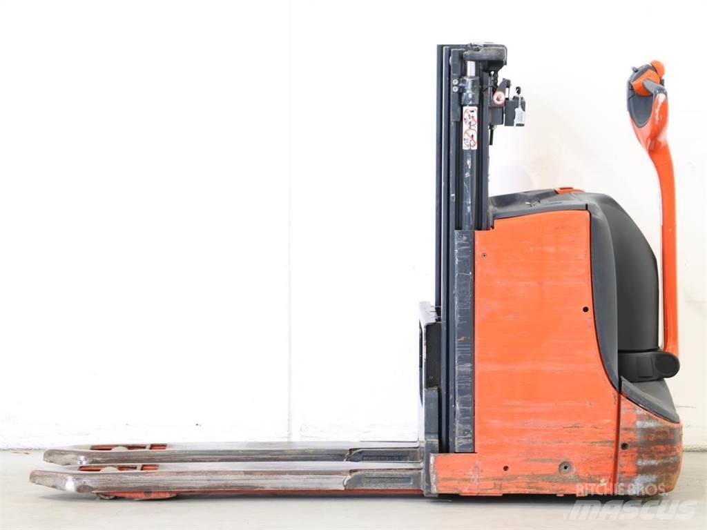Linde D08/1160-00 行走控制式堆積機