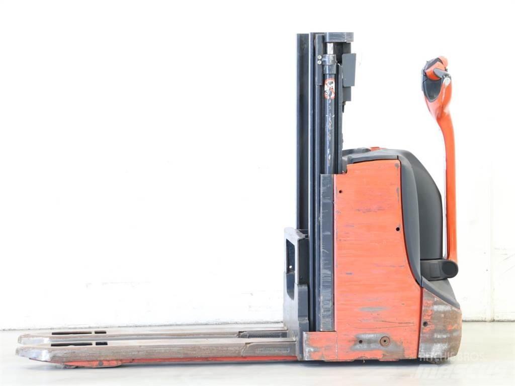 Linde D08/1160-00 行走控制式堆積機