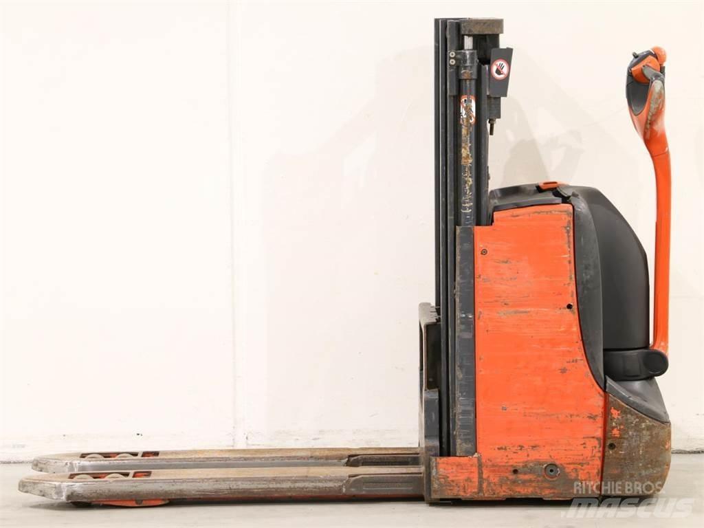 Linde D08/1160-00 行走控制式堆積機