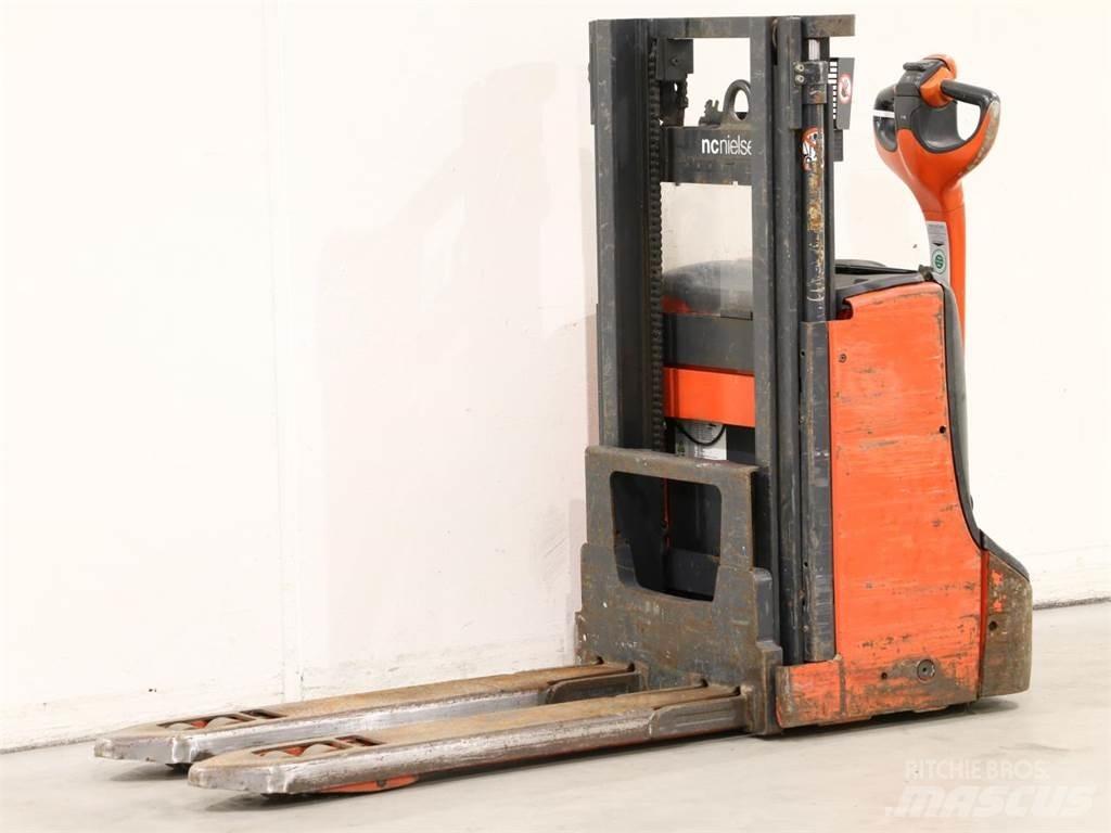 Linde D08/1160-00 行走控制式堆積機