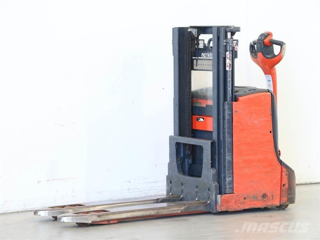 Linde D08/1160-00 行走控制式堆積機