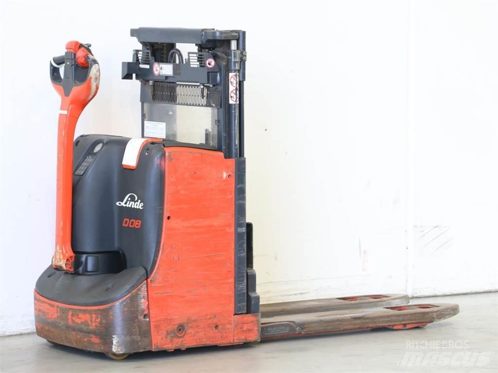 Linde D08/1160-00 行走控制式堆積機