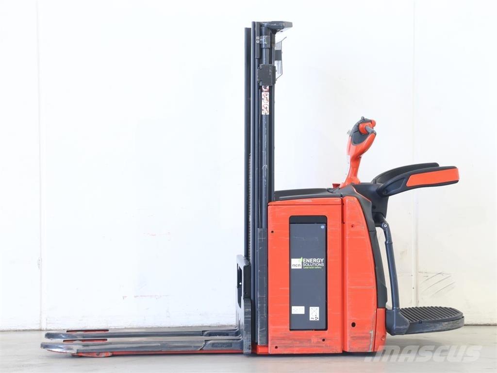 Linde D12AP/1173-01 行走控制式堆積機