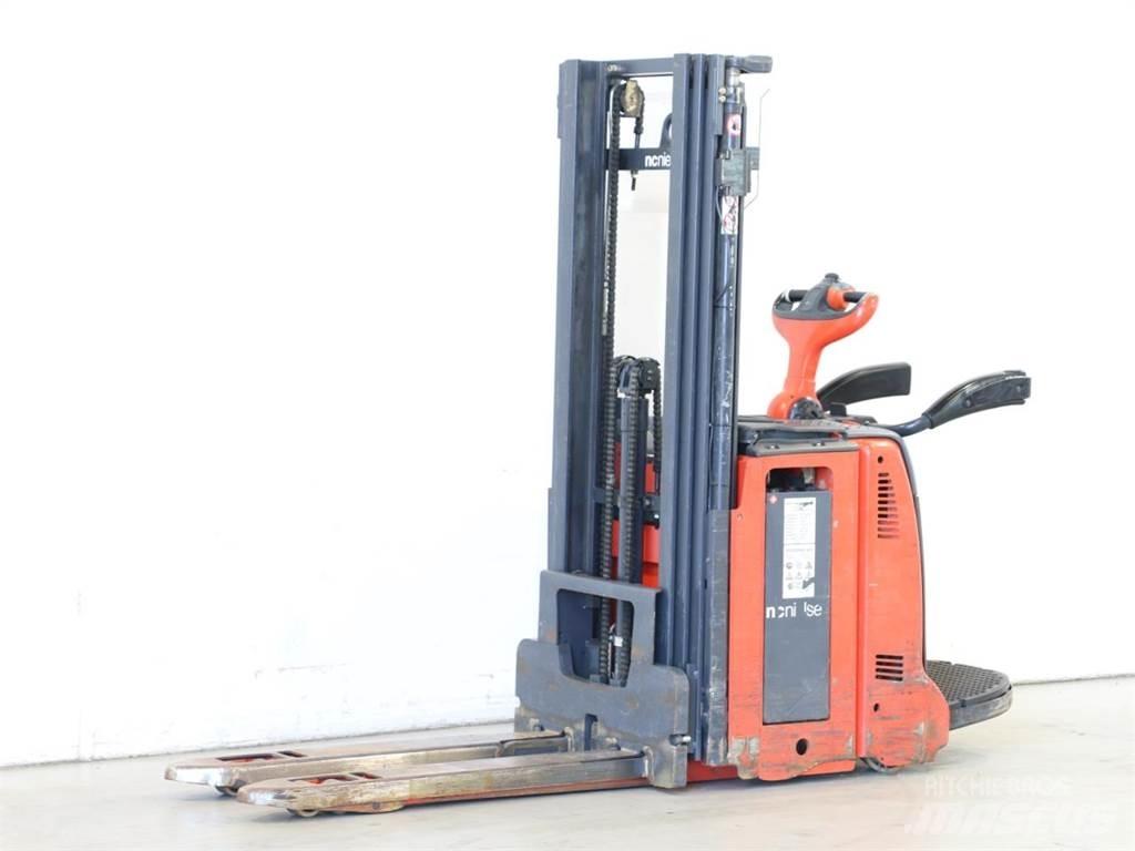 Linde D12AP/133 行走控制式堆積機