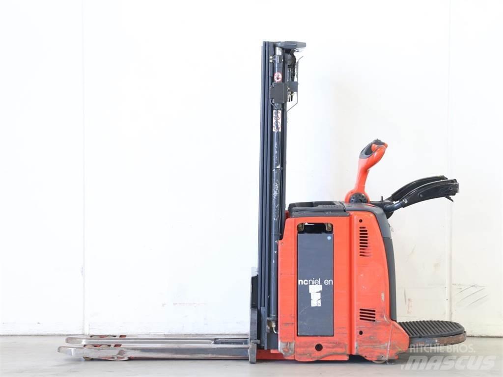 Linde D12AP/133 行走控制式堆積機