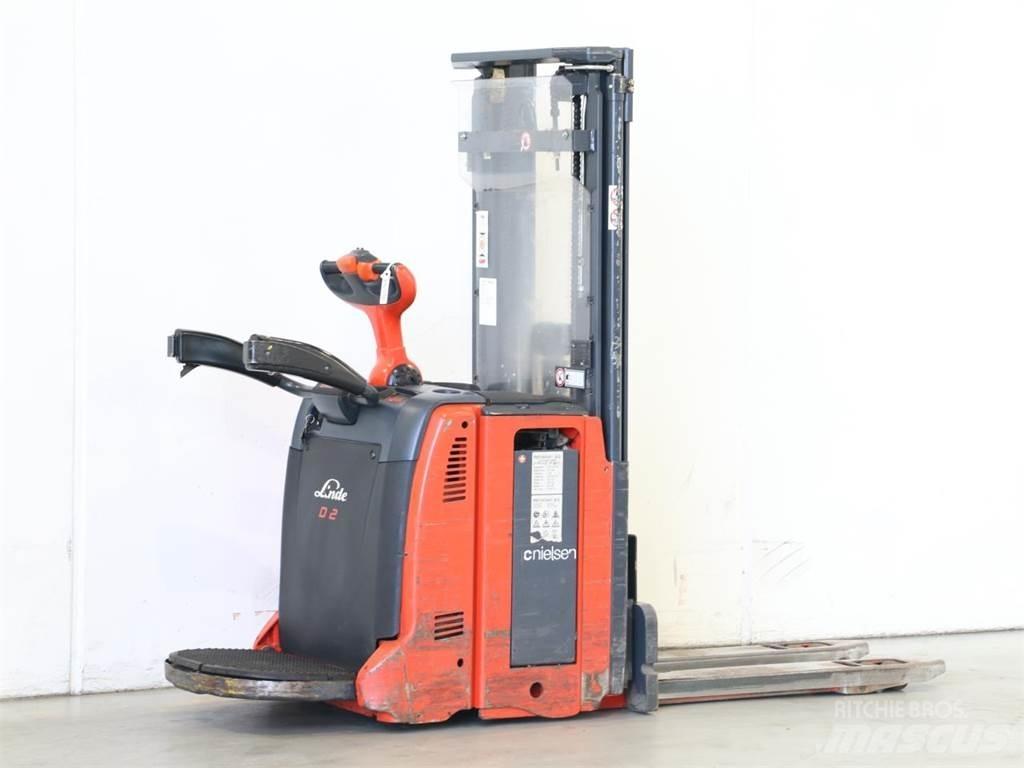 Linde D12AP/133 行走控制式堆積機