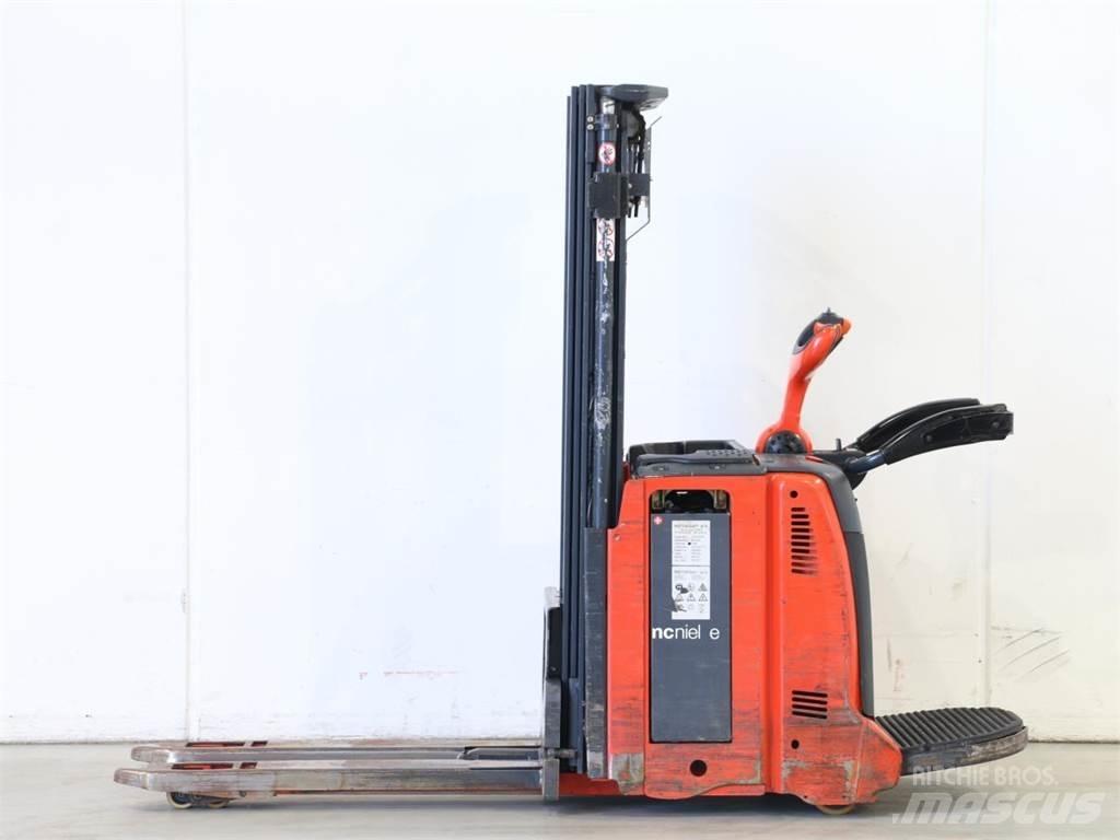 Linde D12AP/133 行走控制式堆積機