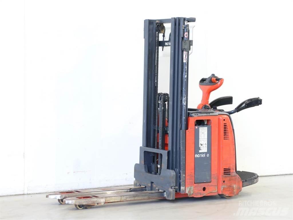 Linde D12AP/133 行走控制式堆積機