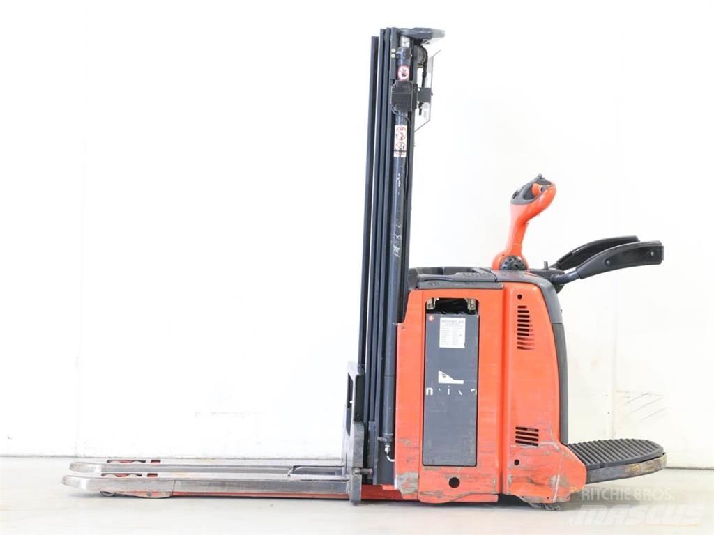 Linde D12AP/133 行走控制式堆積機