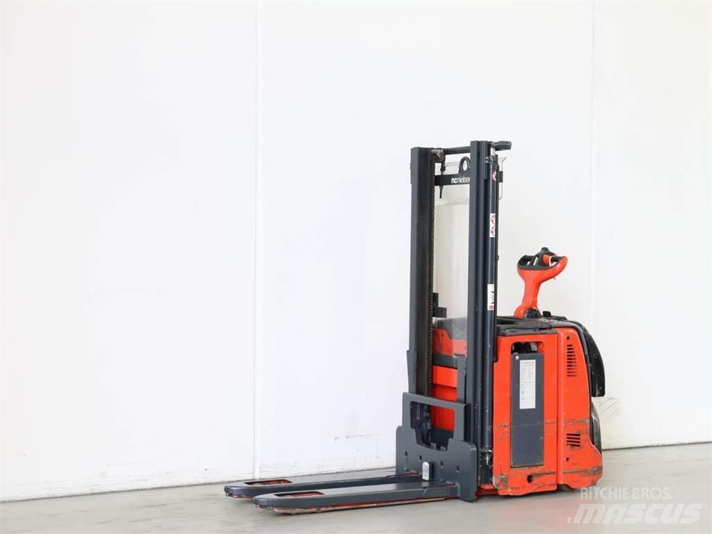 Linde D12AP/133 行走控制式堆積機