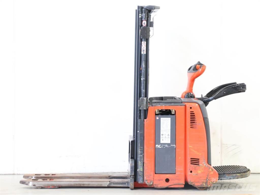 Linde D12AP/133-00 行走控制式堆積機