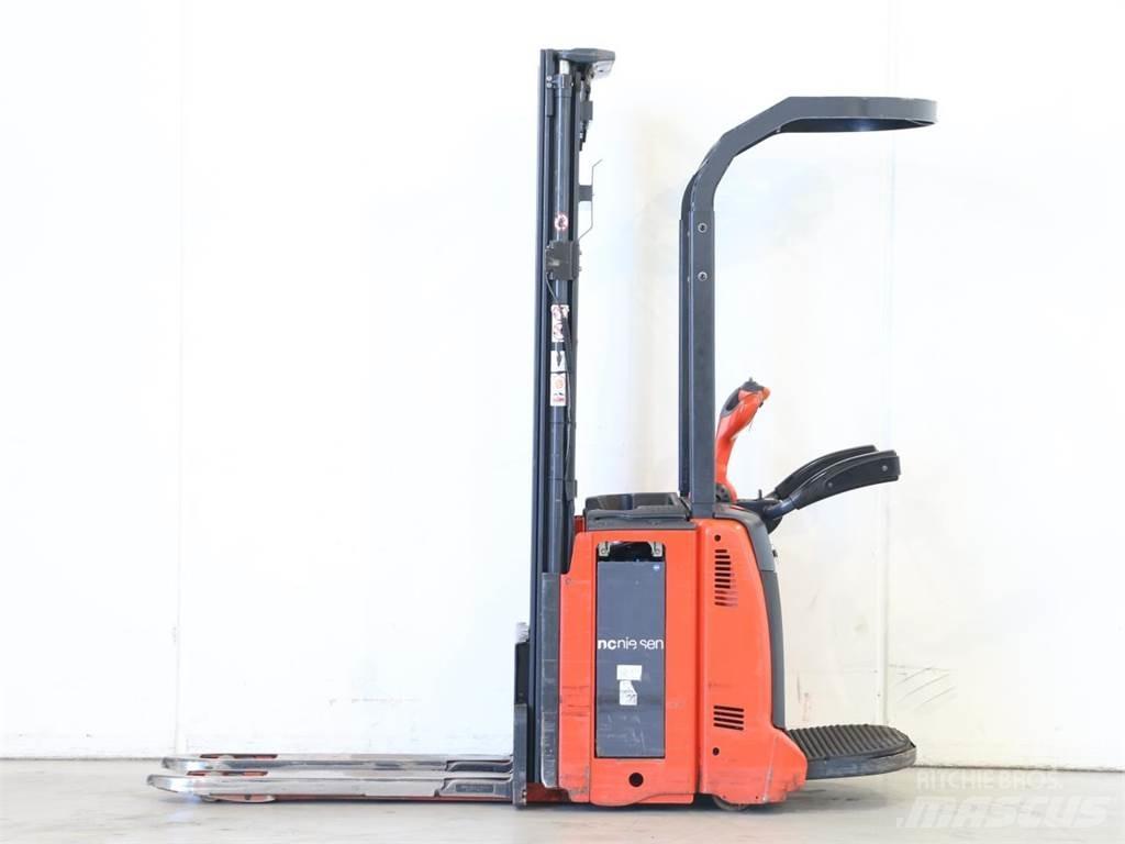 Linde D12AP/133-01 行走控制式堆積機