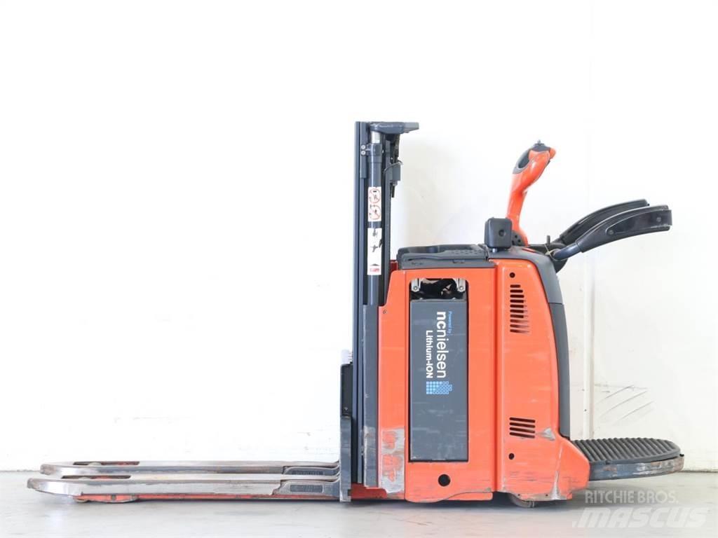 Linde D12HPAP/133-00 行走控制式堆積機