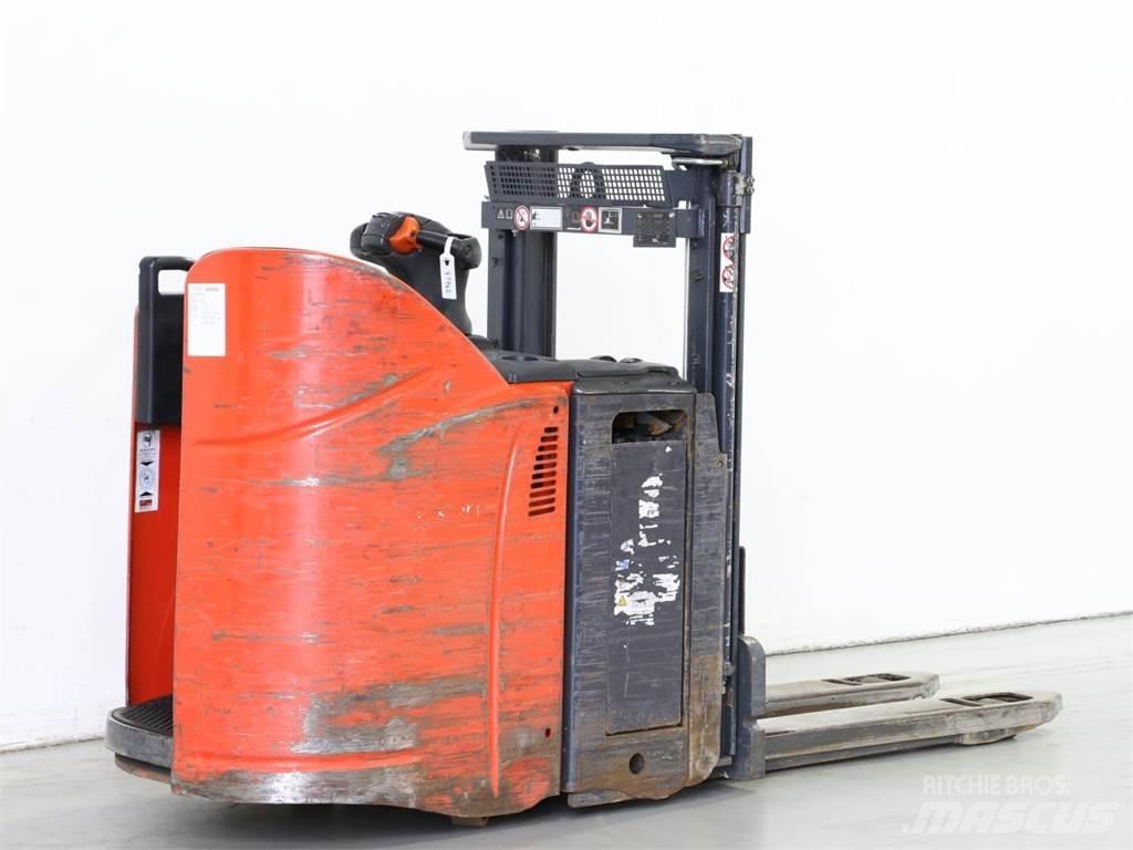 Linde D12HPSP/133 行走控制式堆積機
