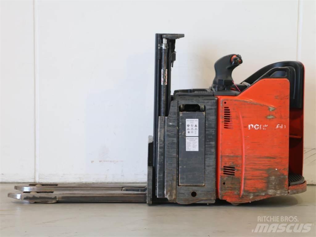 Linde D12HPSP/133 行走控制式堆積機