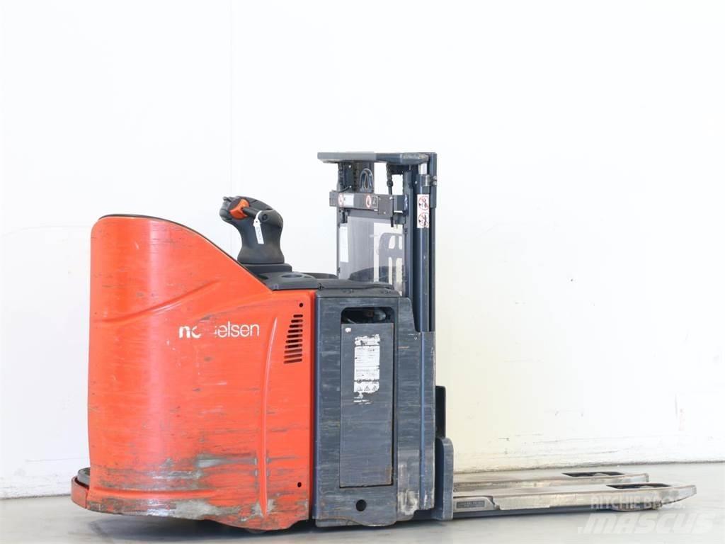 Linde D12HPSP/133 行走控制式堆積機