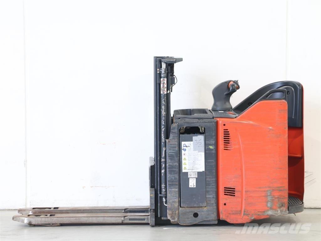 Linde D12SP/133 行走控制式堆積機