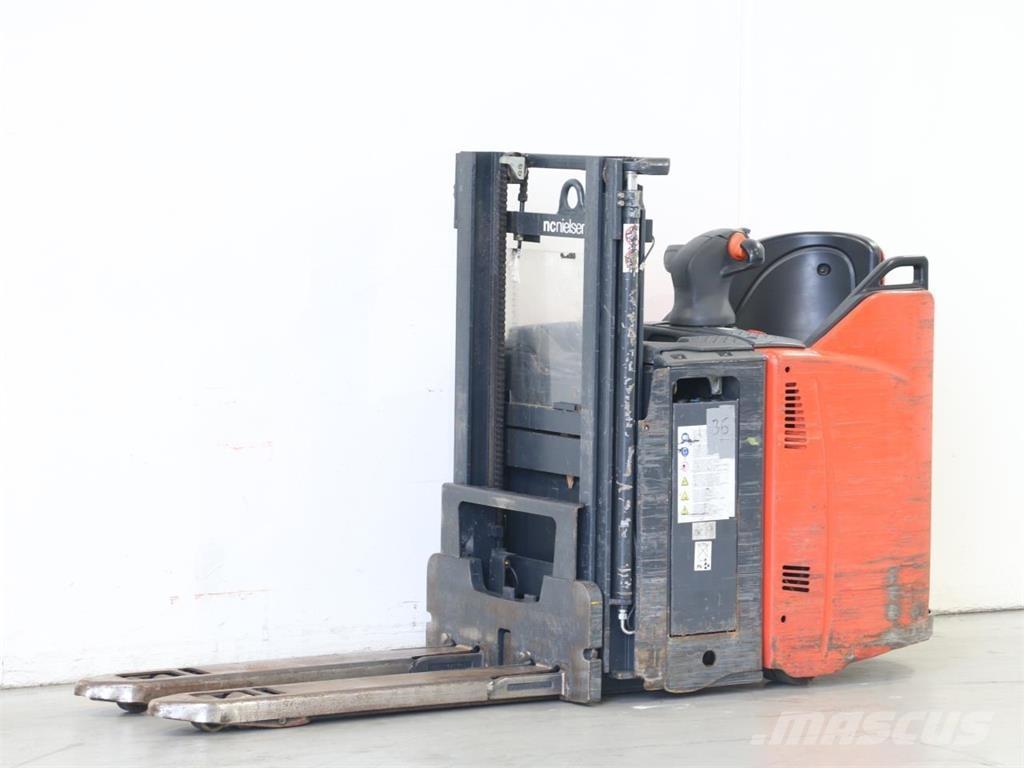 Linde D12SP/133 行走控制式堆積機