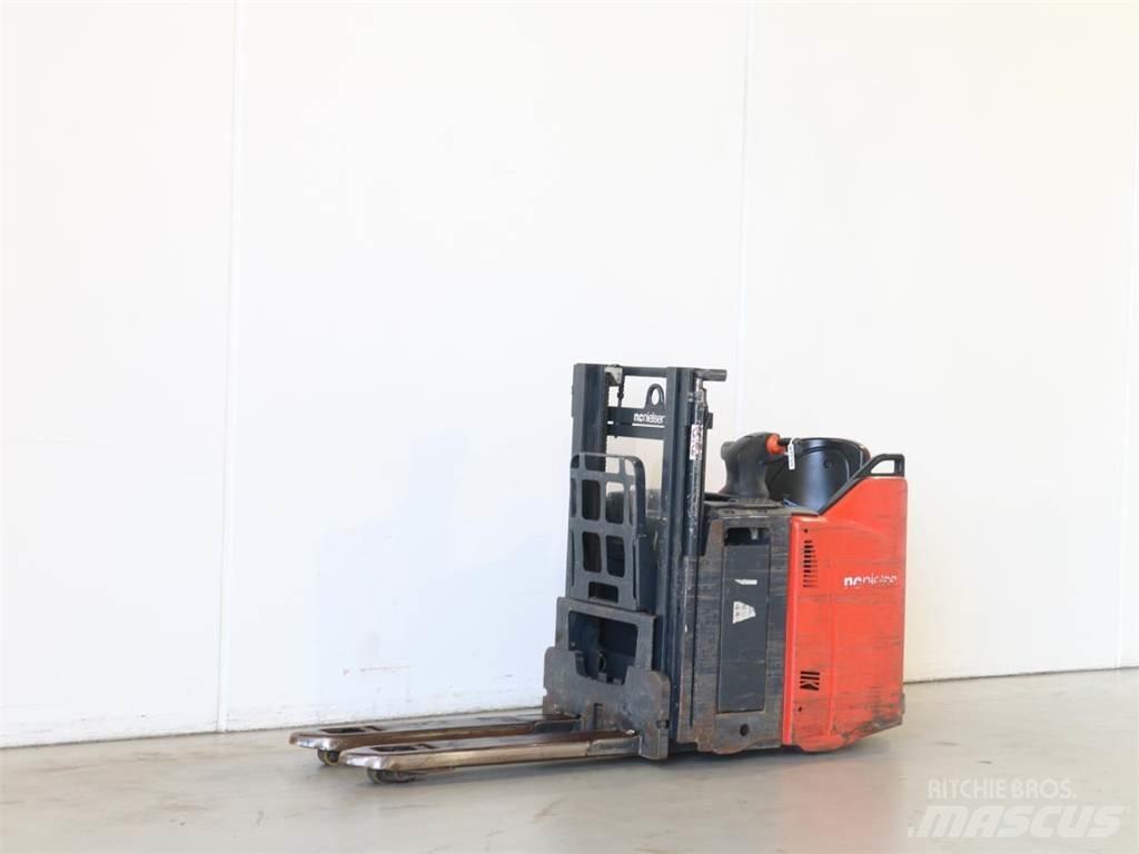 Linde D12SP/133 行走控制式堆積機