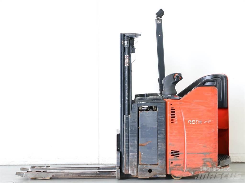 Linde D12SP/133 行走控制式堆積機