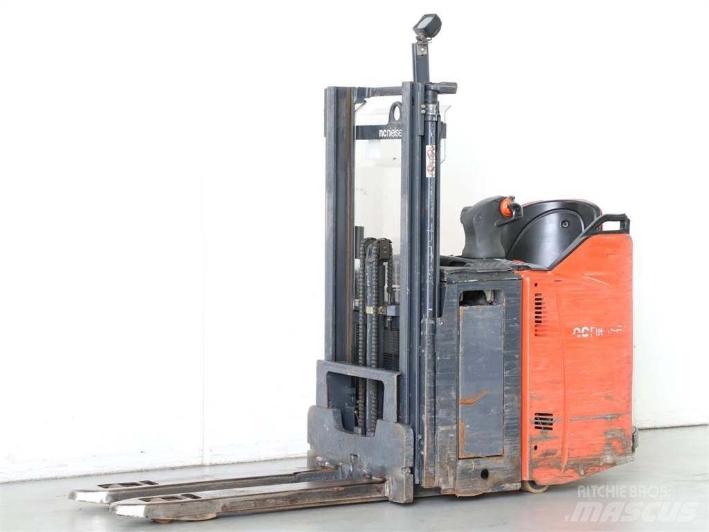 Linde D12SP/133 行走控制式堆積機