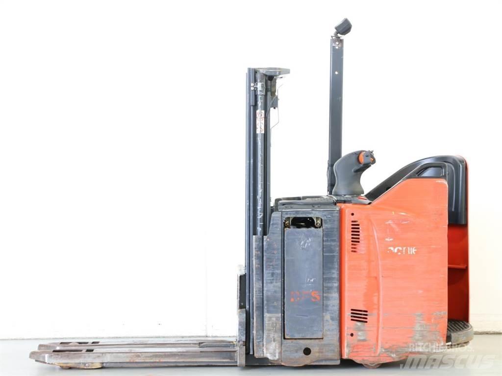Linde D12SP/133 行走控制式堆積機