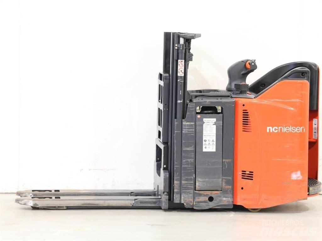 Linde D12SP/133-00 行走控制式堆積機