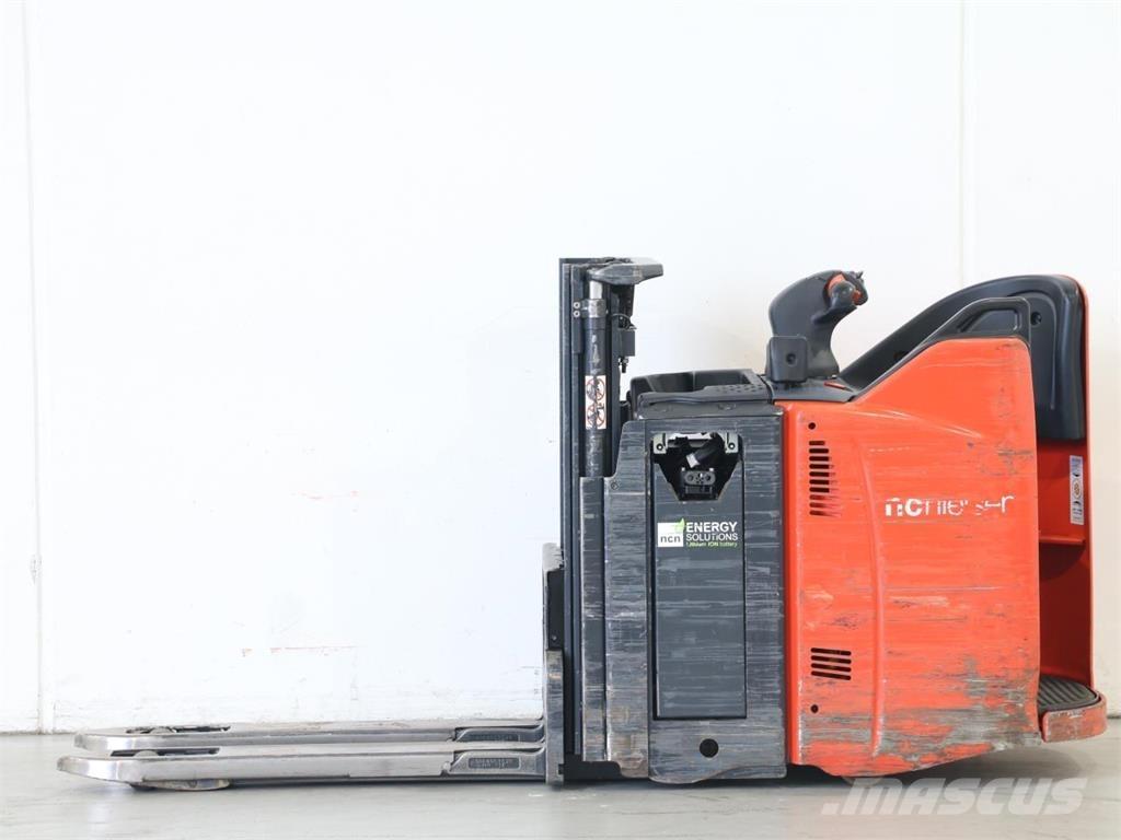 Linde D12SP/133-01 行走控制式堆積機