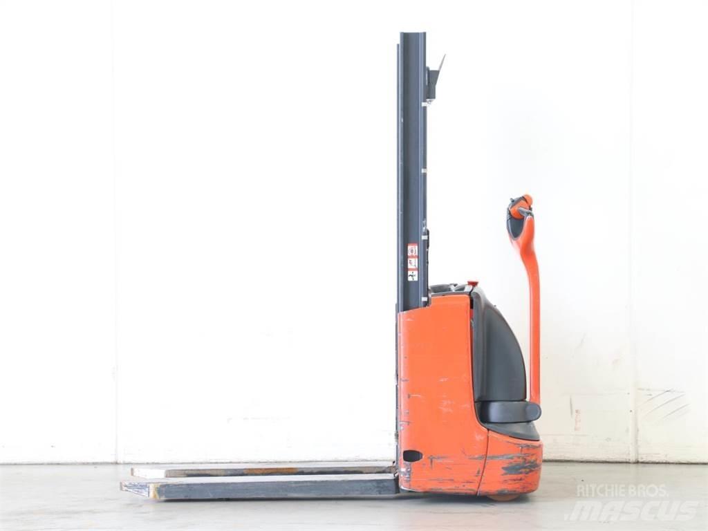 Linde L10/1172-01 行走控制式堆積機
