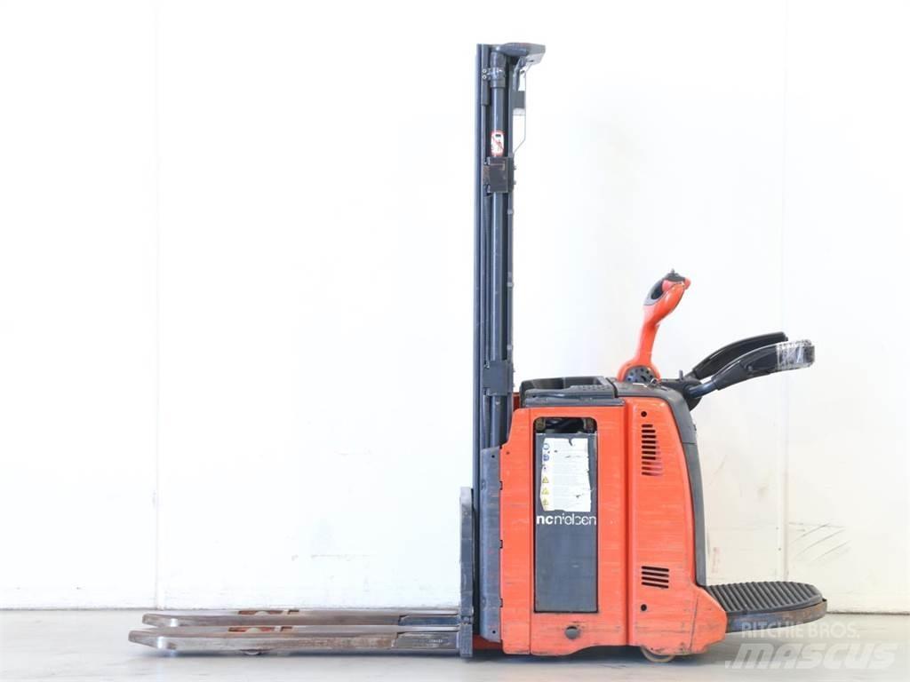Linde L14AP/133 行走控制式堆積機