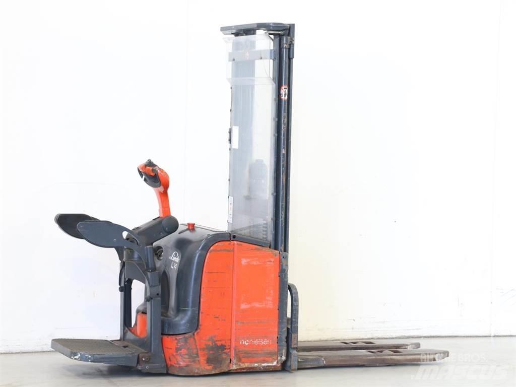 Linde L14API/372 行走控制式堆積機