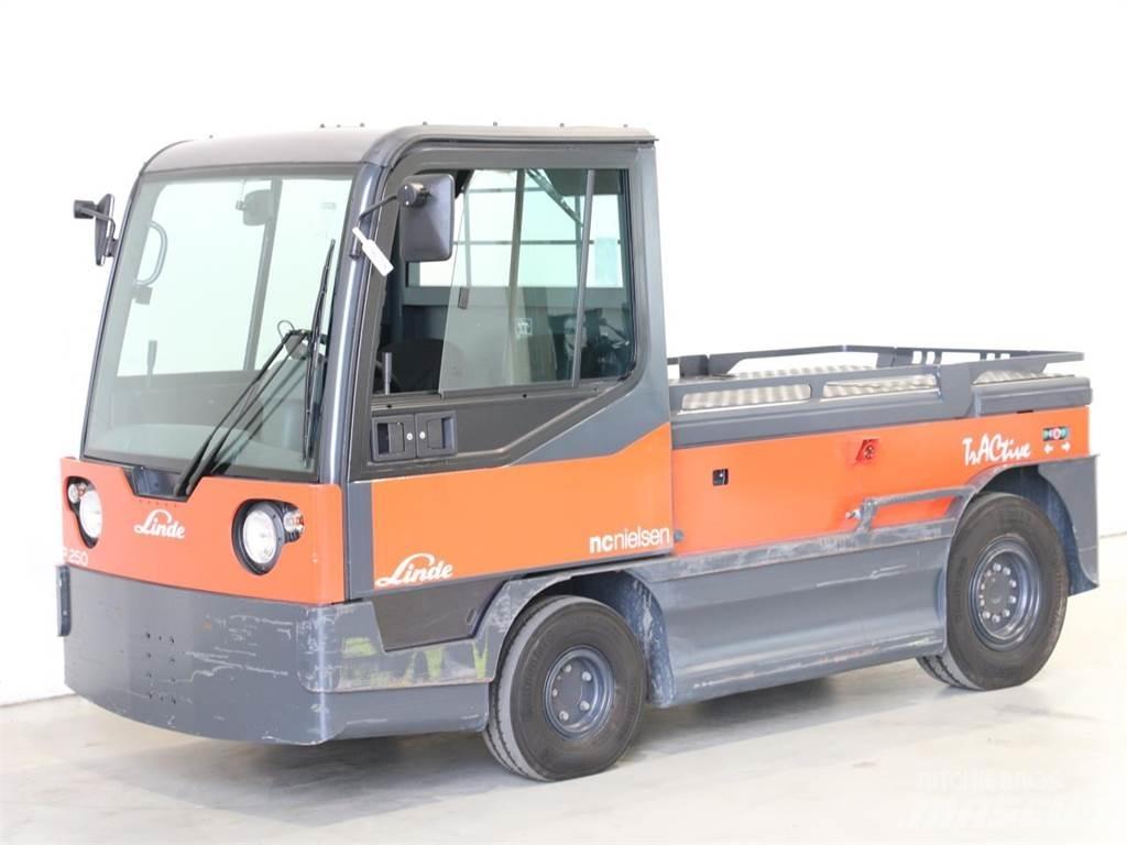 Linde P250/127 牽引車
