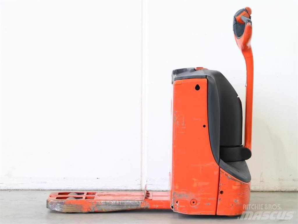 Linde T16/1152 行走控制式堆積機