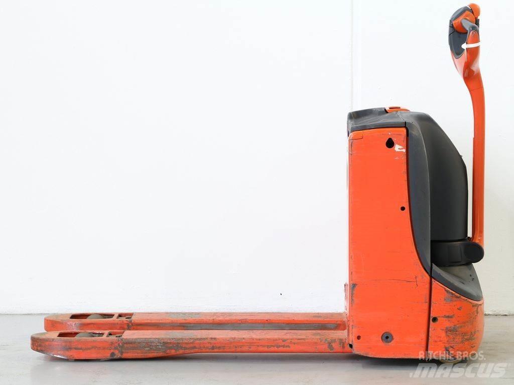 Linde T16/1152 行走控制式堆積機