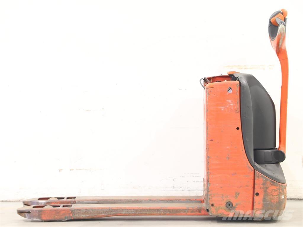 Linde T16/1152 行走控制式堆積機