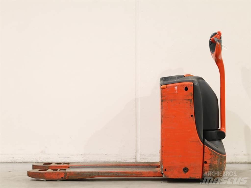 Linde T16/1152-00 行走控制式堆積機