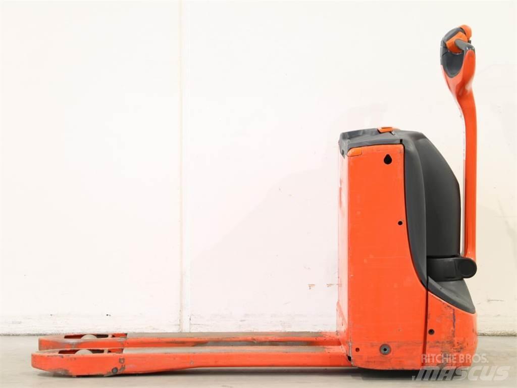 Linde T16/1152-00 行走控制式堆積機
