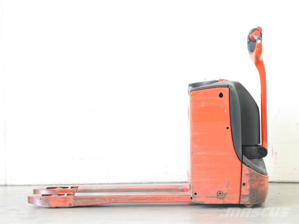 Linde T16/1152-00 行走控制式堆積機