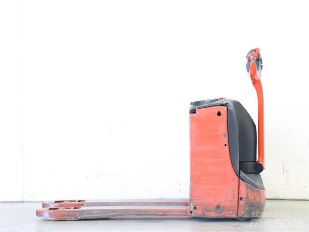 Linde T16/1152-00 行走控制式堆積機