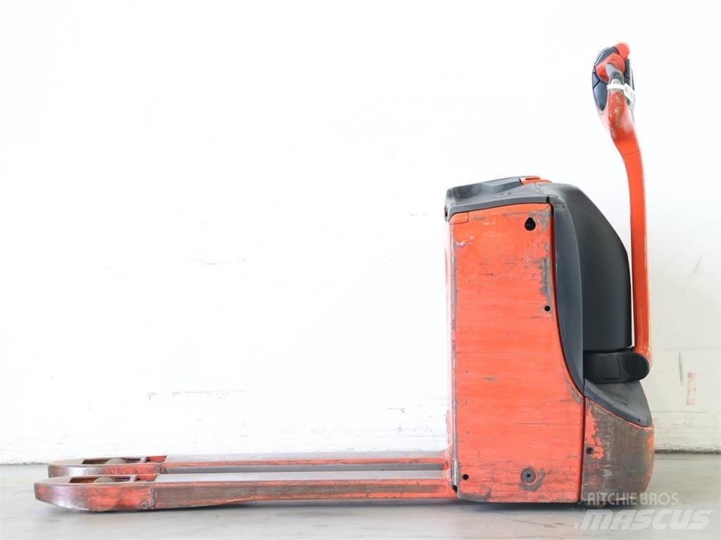 Linde T16/1152-00 行走控制式堆積機