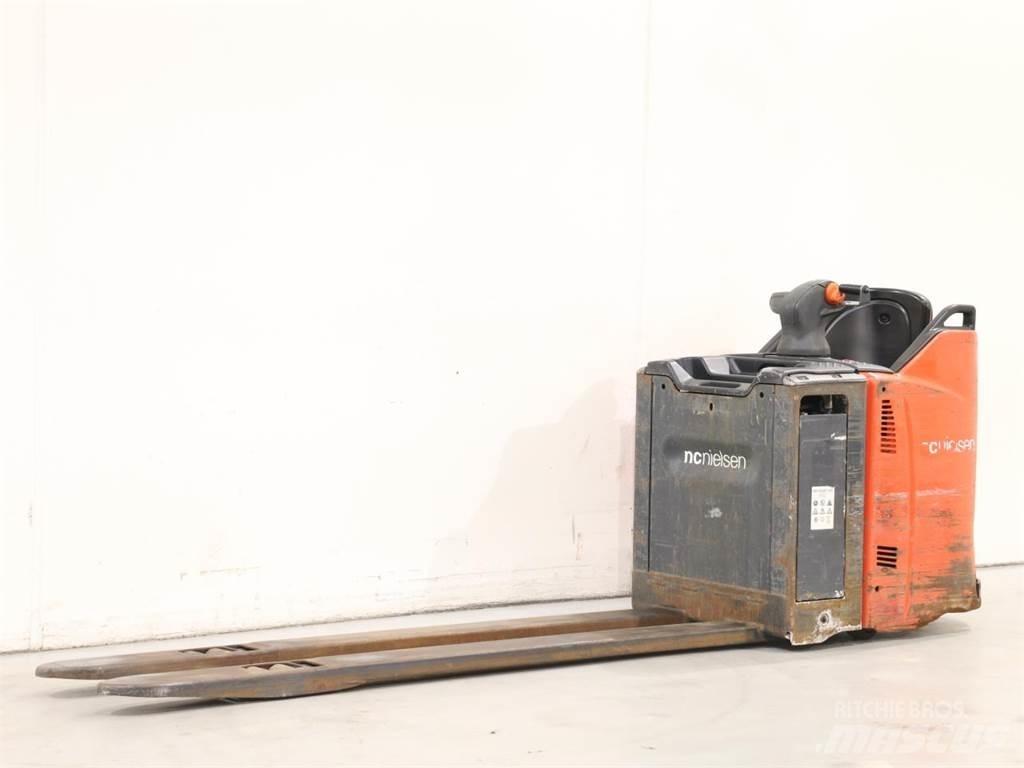 Linde T20SP/131 行走控制式堆積機