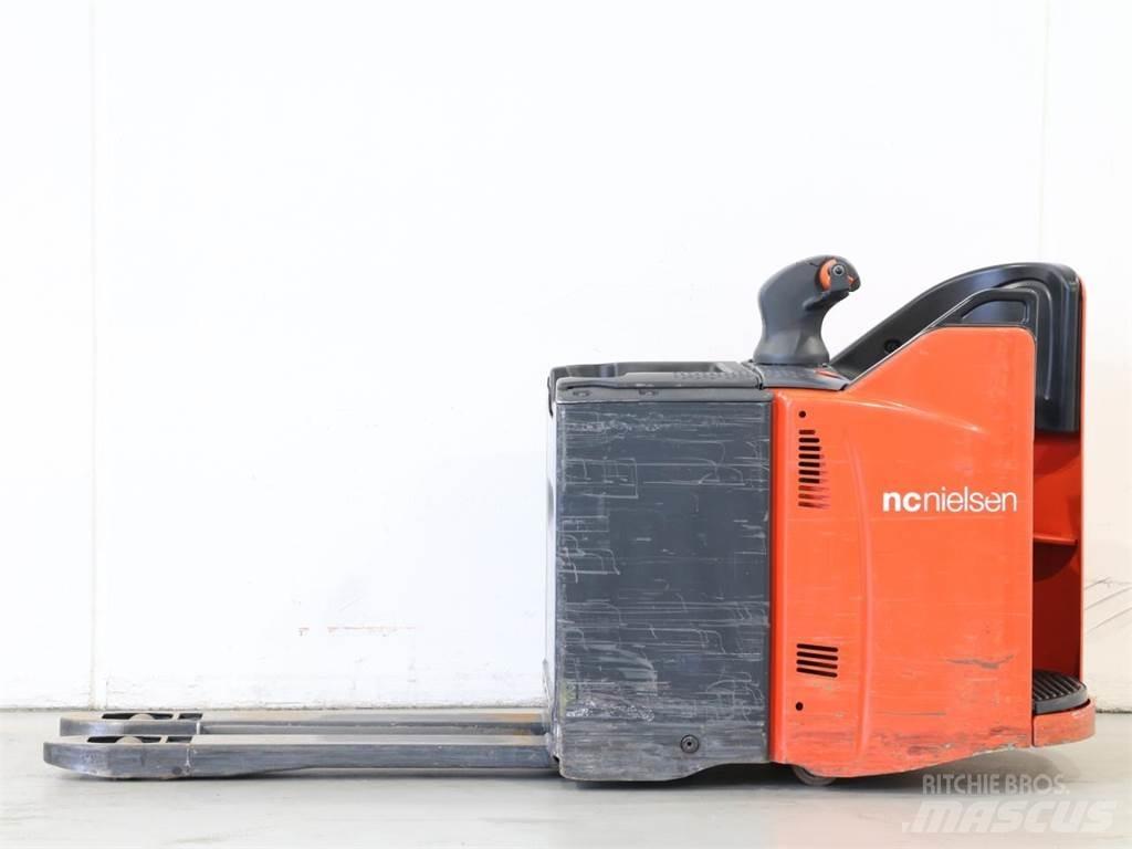 Linde T20SP/131 行走控制式堆積機