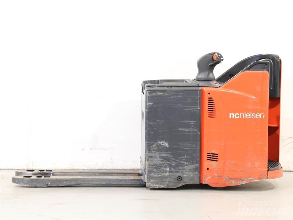 Linde T20SP/131 行走控制式堆積機