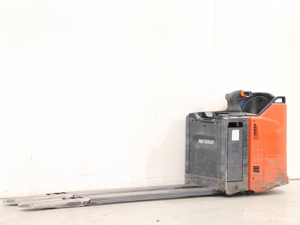 Linde T20SP/131 行走控制式堆積機