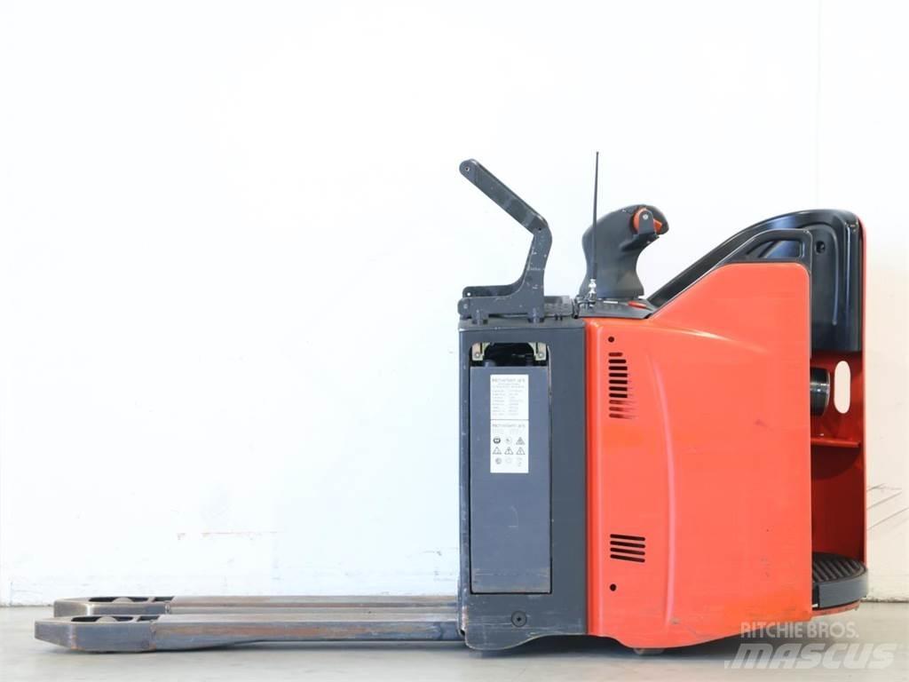 Linde T20SP/131 行走控制式堆積機