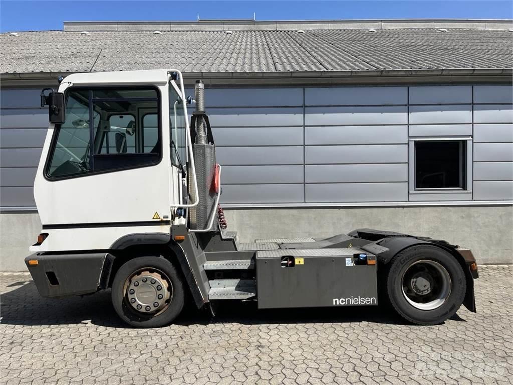 Terberg YT222 4X2 其他物料運輸工具
